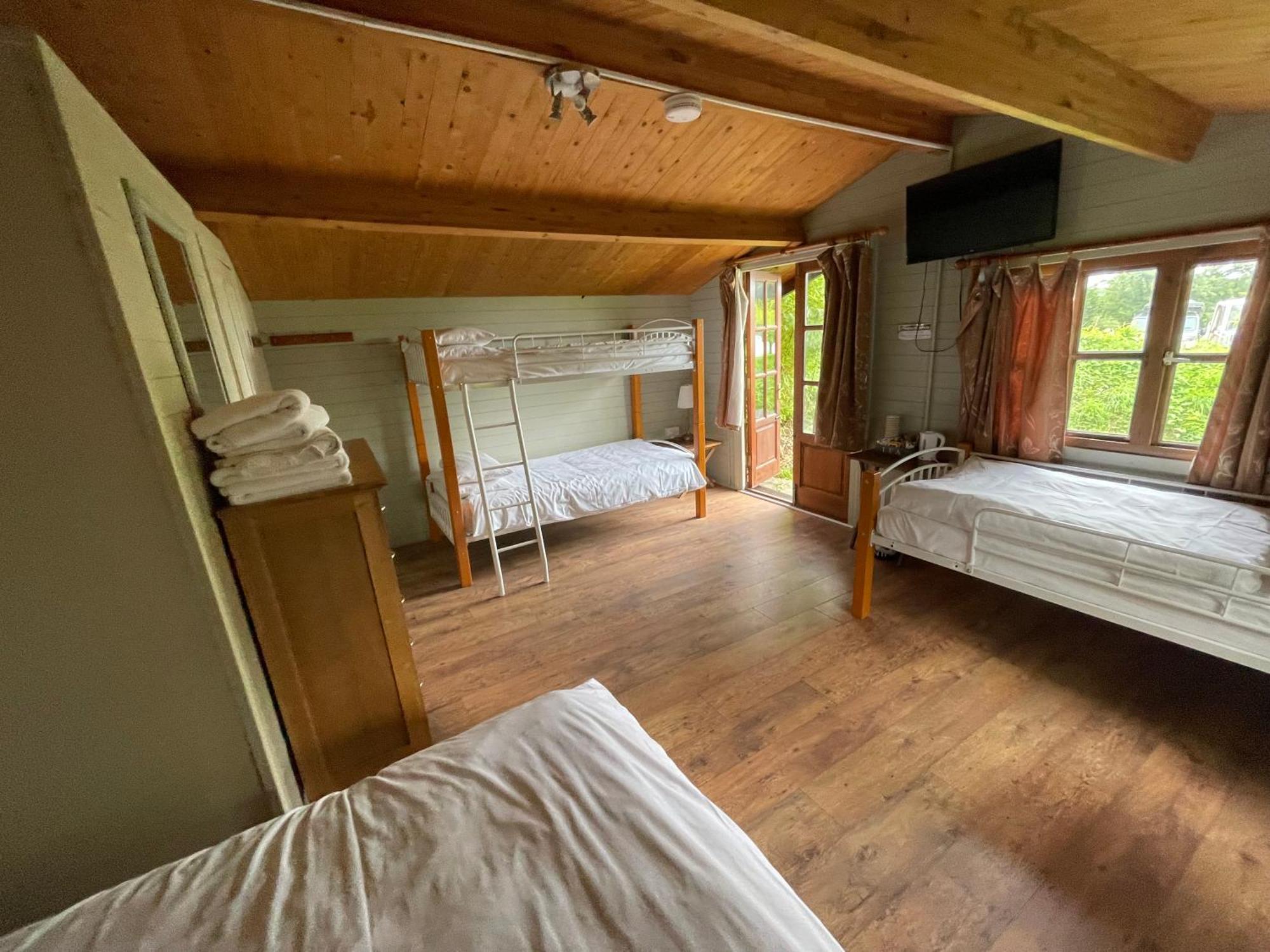 Bridge Farm Guesthouse Rooms Dundry Екстериор снимка