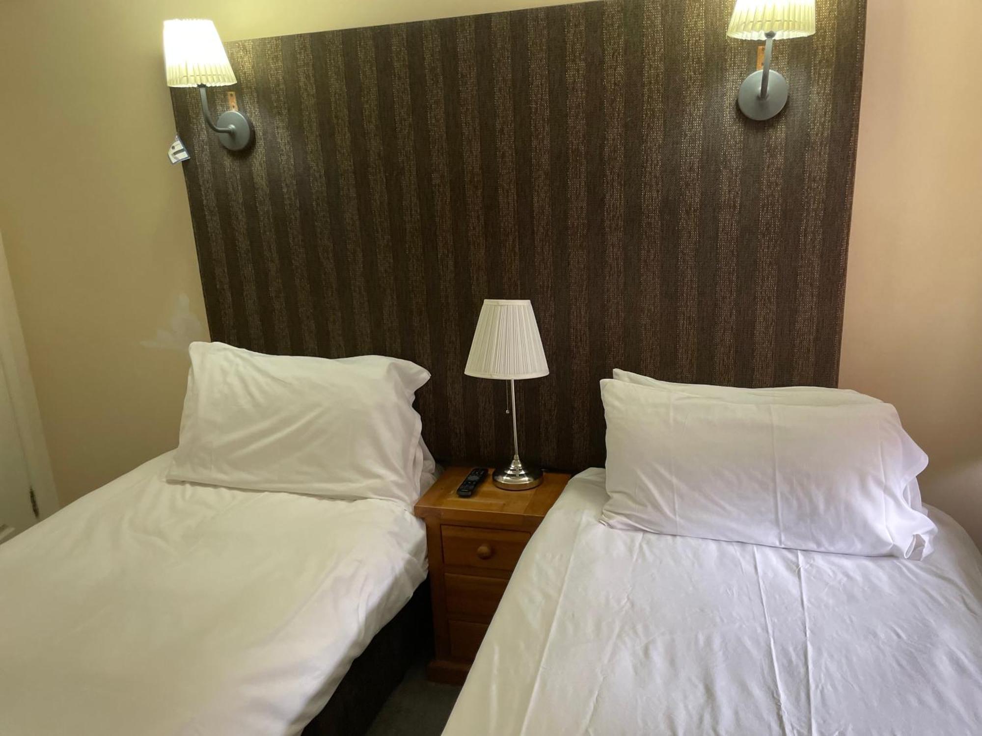 Bridge Farm Guesthouse Rooms Dundry Екстериор снимка