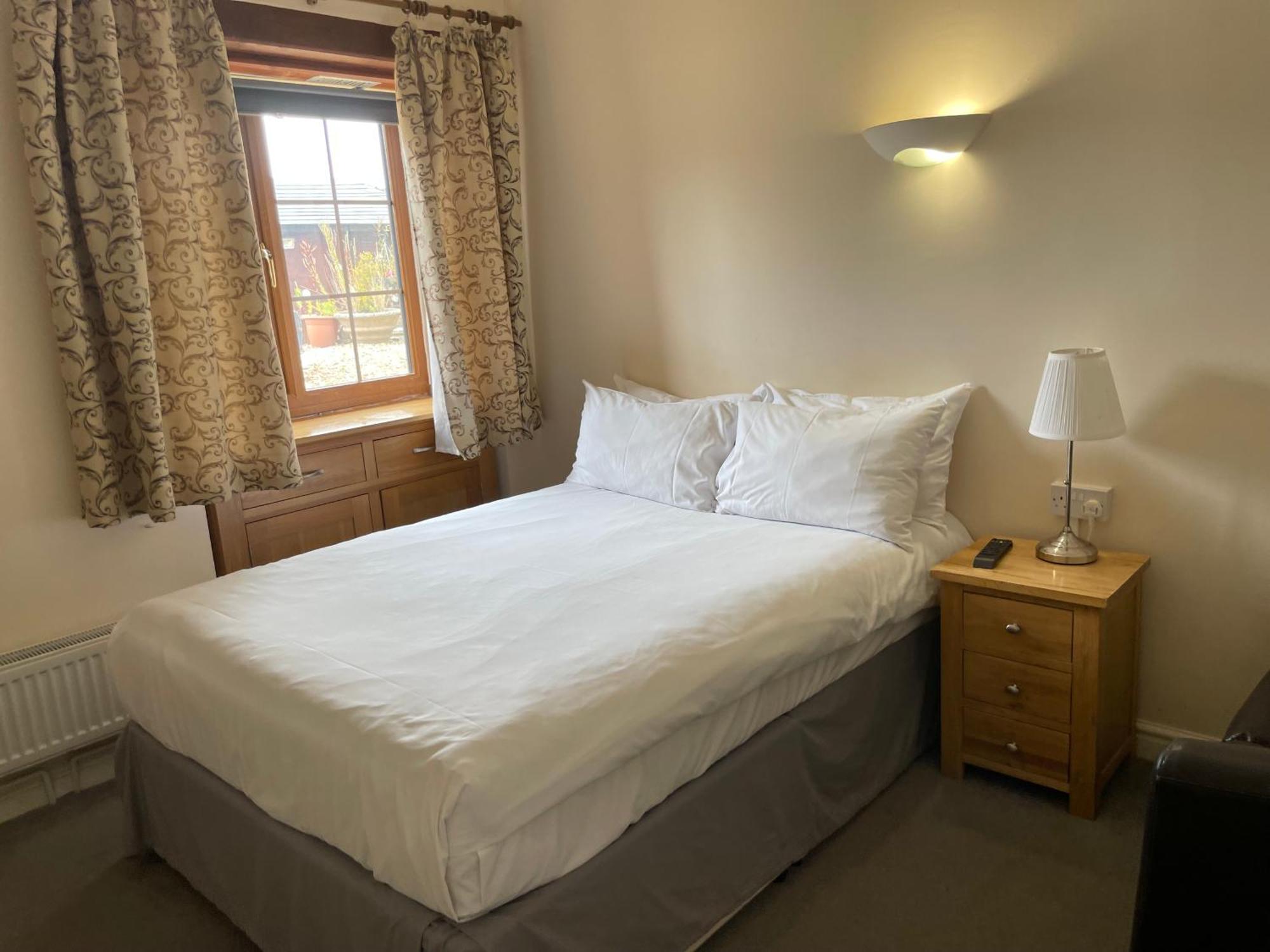 Bridge Farm Guesthouse Rooms Dundry Екстериор снимка