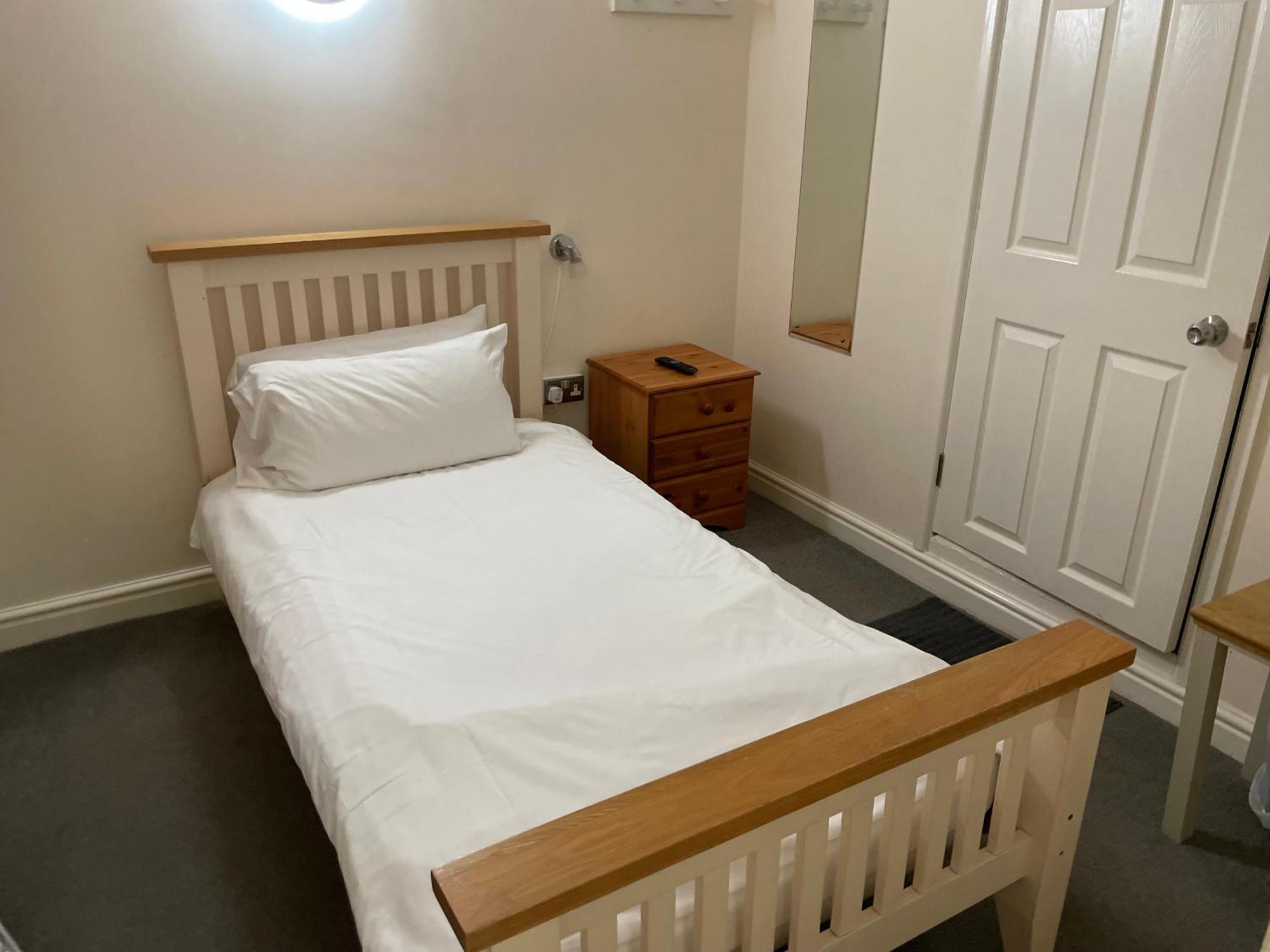 Bridge Farm Guesthouse Rooms Dundry Екстериор снимка